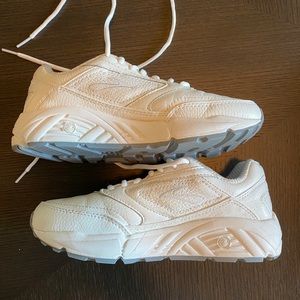 Brooks Addiction Walker 2